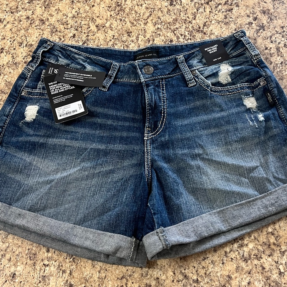 NWT Silver Jeans boyfriend mid rise 4.5” cuffed distressed shorts 31